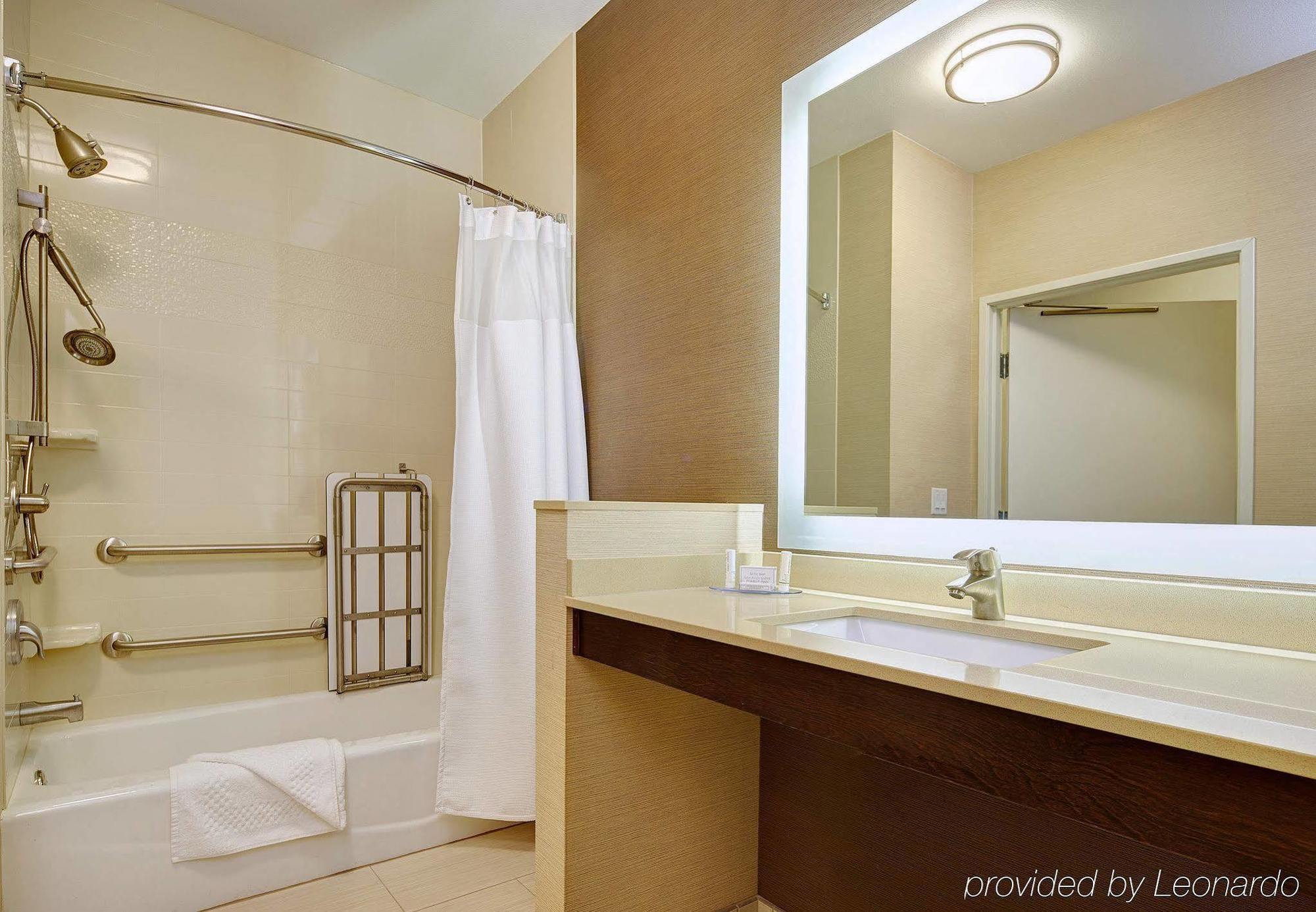 Fairfield Inn & Suites By Marriott San Diego Carlsbad Exterior photo